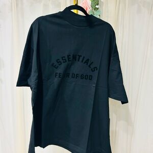 Essentials Black Tee